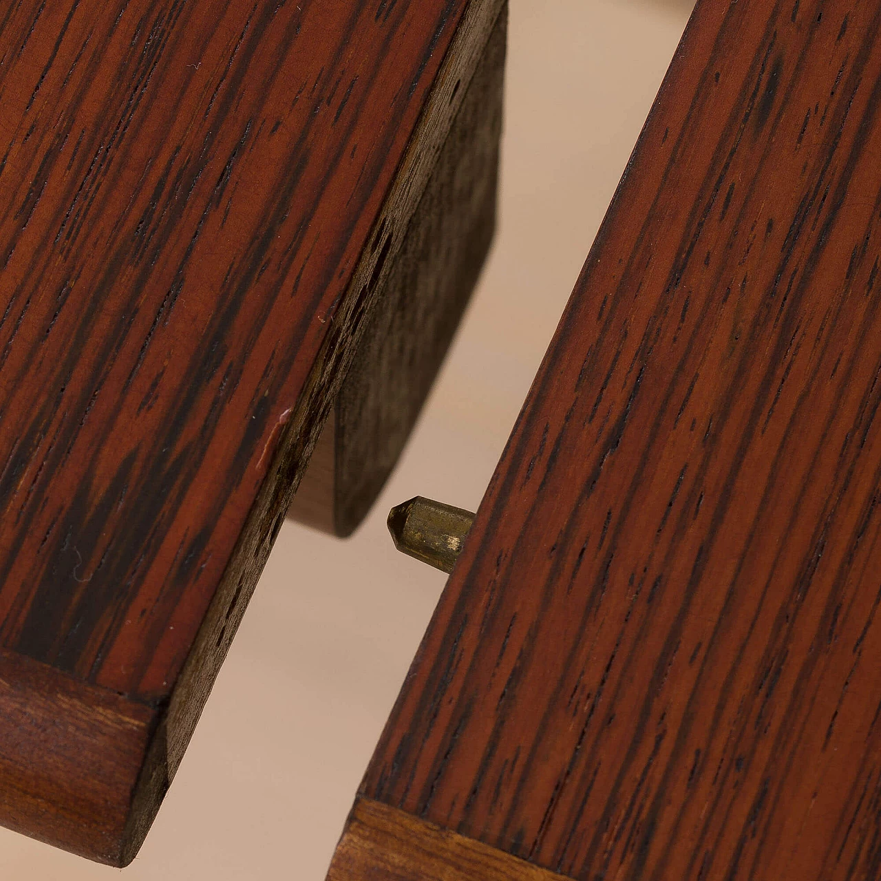 Tavolo da pranzo rotondo in palissandro di  J. Andersen per Uldum Mobelfabrik, anni '60 13