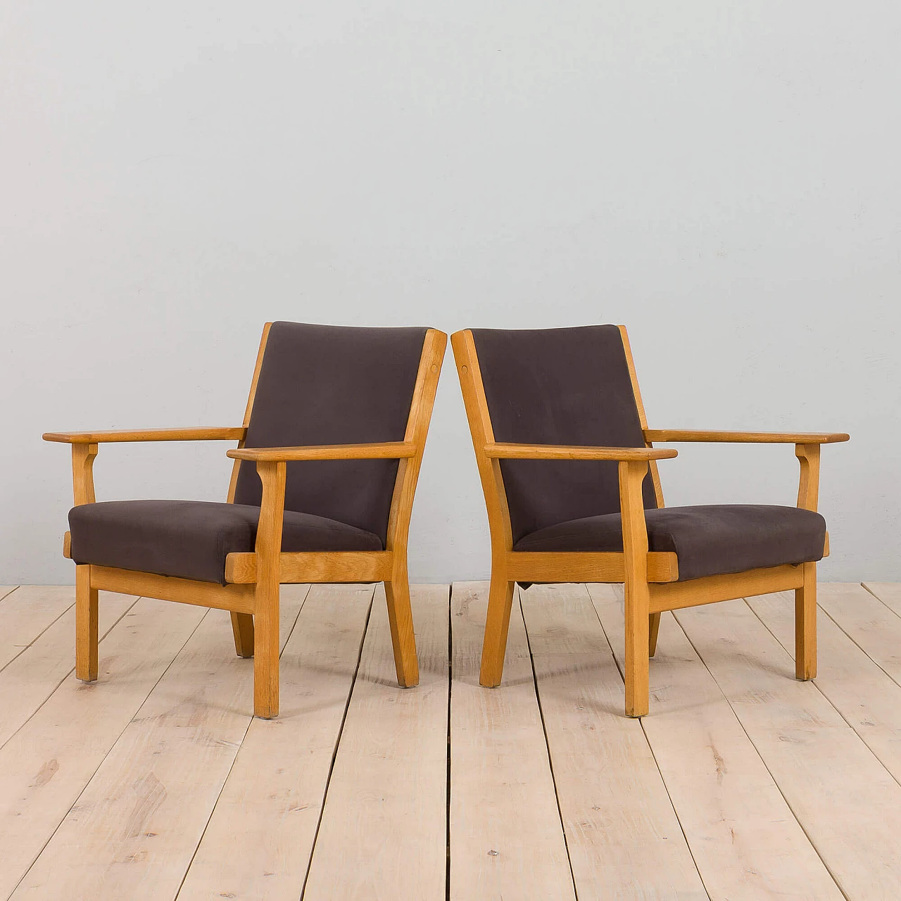 Pair of Easy Lounge armchairs in GE 181 oak by Hans Wegner for Getama, 1970s 3