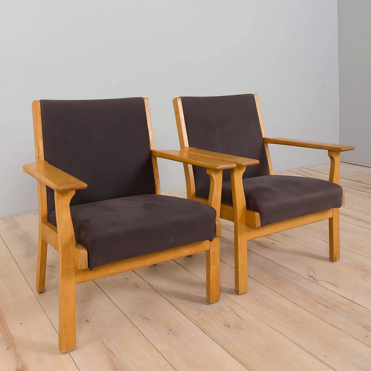 Pair of Easy Lounge armchairs in GE 181 oak by Hans Wegner for Getama, 1970s 11