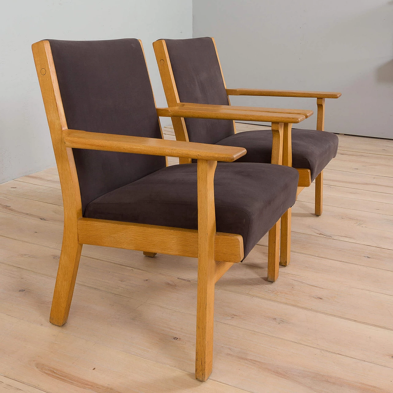 Pair of Easy Lounge armchairs in GE 181 oak by Hans Wegner for Getama, 1970s 12