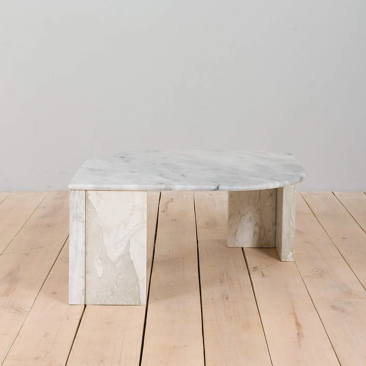 White Carrara marble coffee table with darker veining, 1980s 1