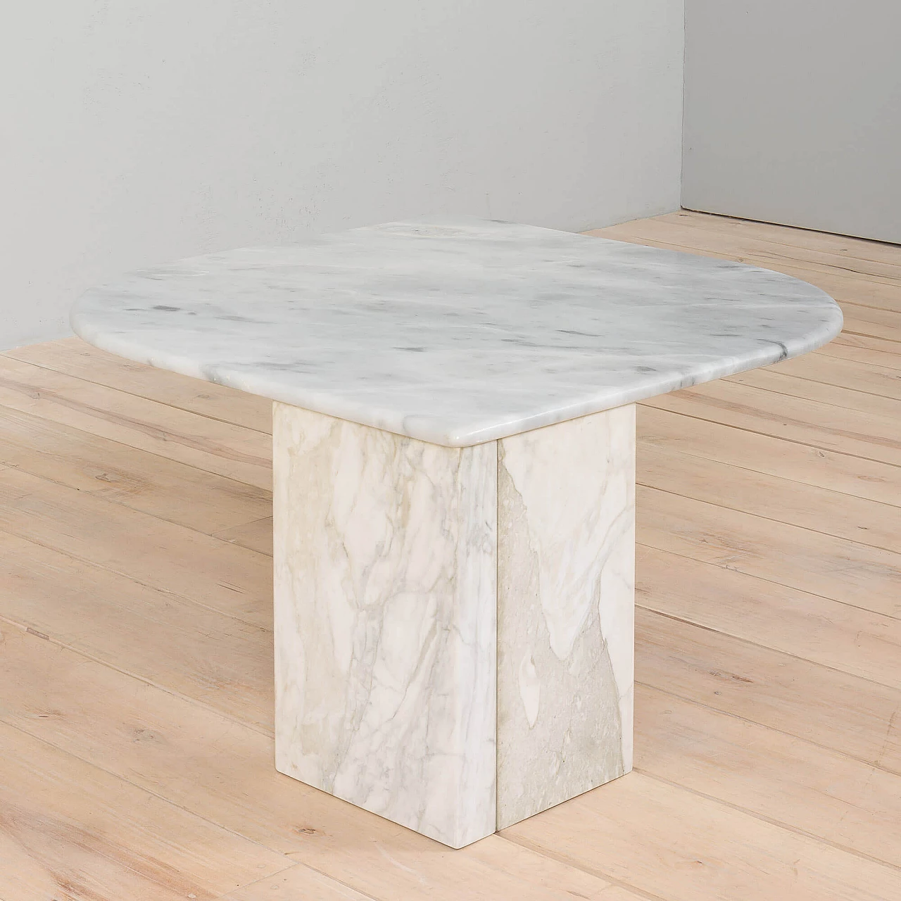 White Carrara marble coffee table with darker veining, 1980s 3