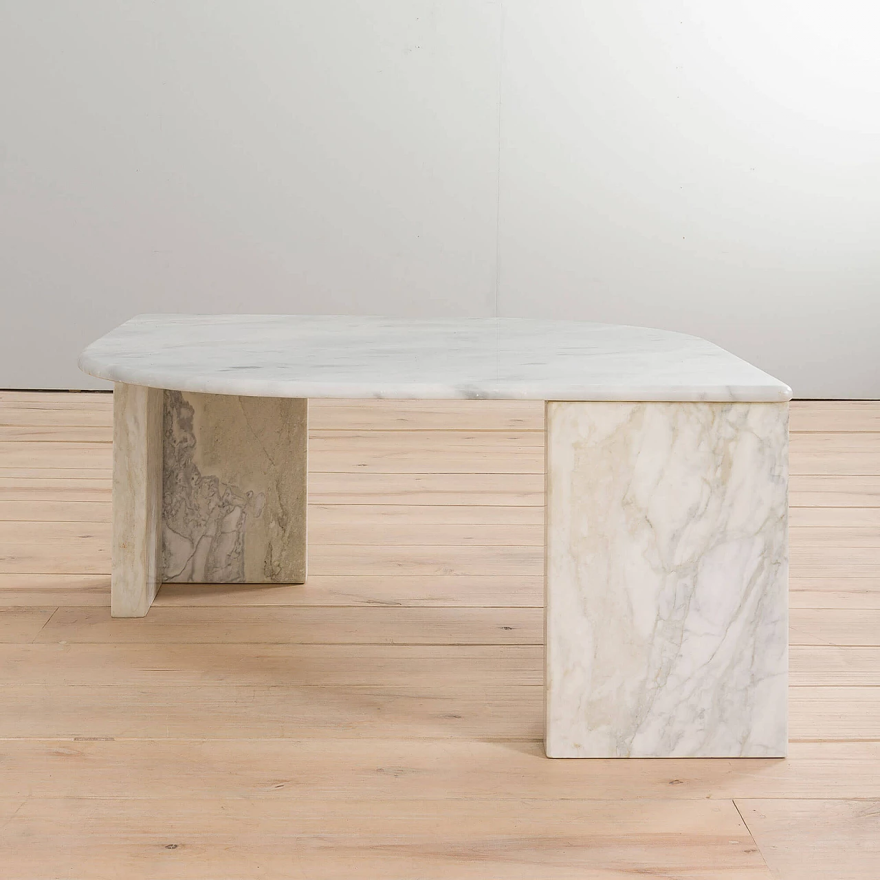 White Carrara marble coffee table with darker veining, 1980s 4