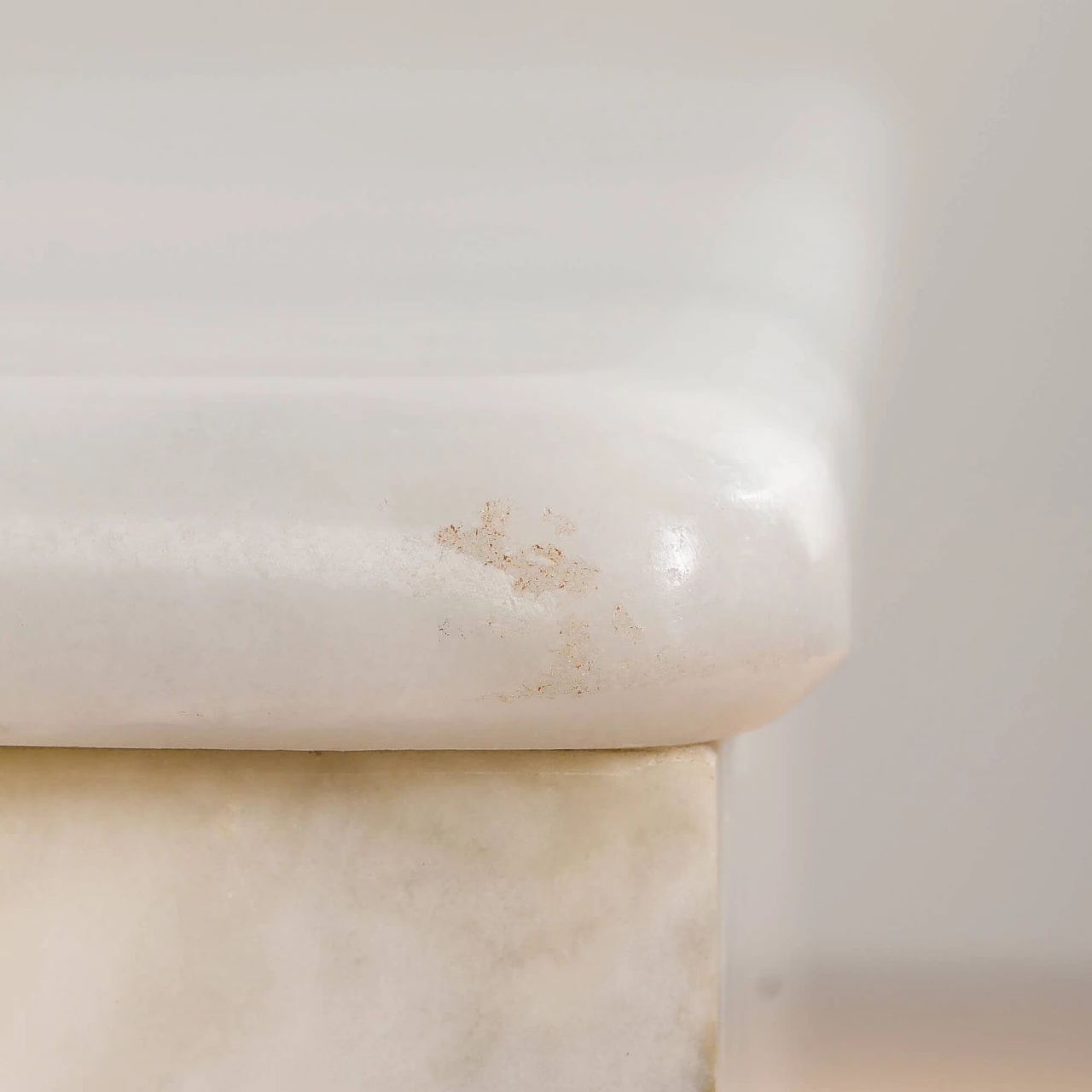 White Carrara marble coffee table with darker veining, 1980s 10