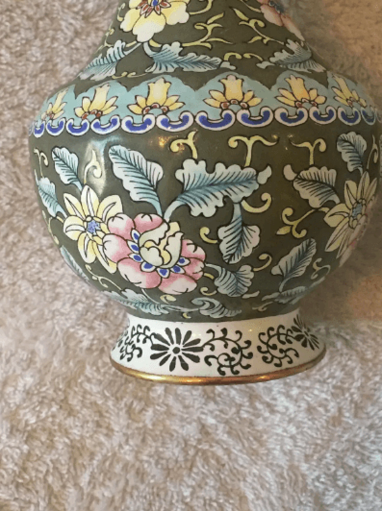 Coppia di vasi di cloisonne floreale, anni '50 8