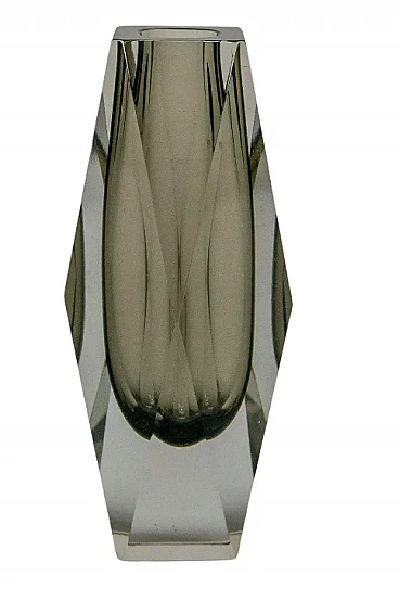 Vaso in vetro di Murano grigio massiccio sommerso di Flavio Poli, anni '60