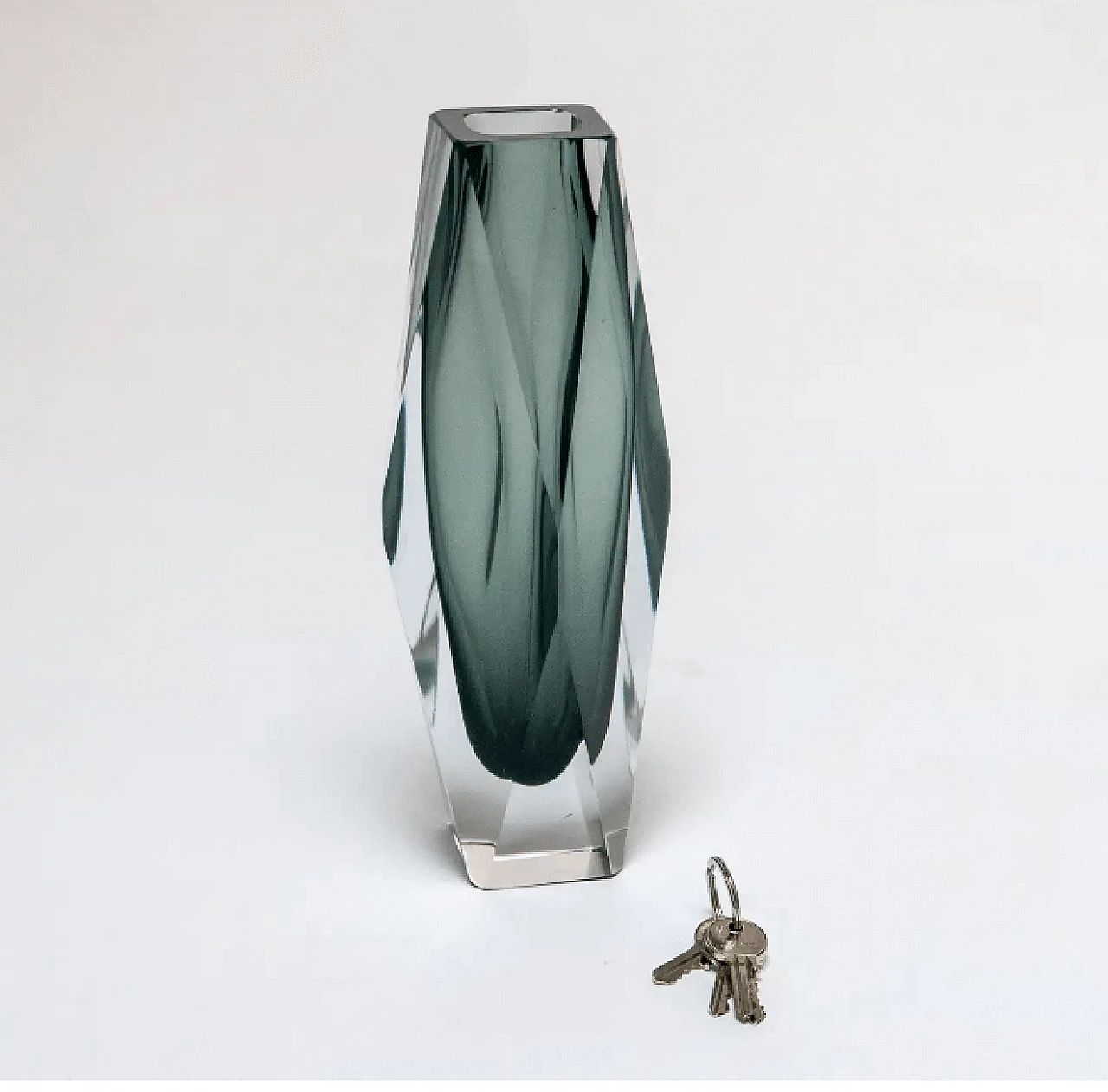 Geometric vase in Murano glass, 1960s 8