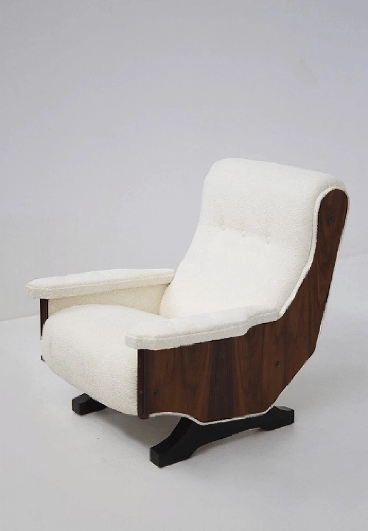 Pair of armchairs in walnut and boucle, 1960s 3