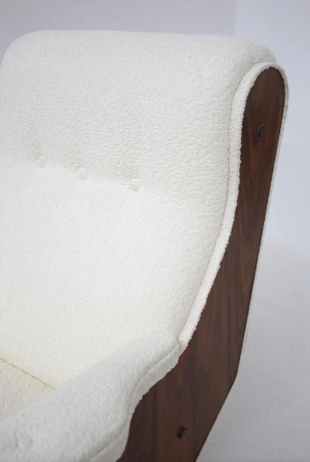 Pair of armchairs in walnut and boucle, 1960s 7