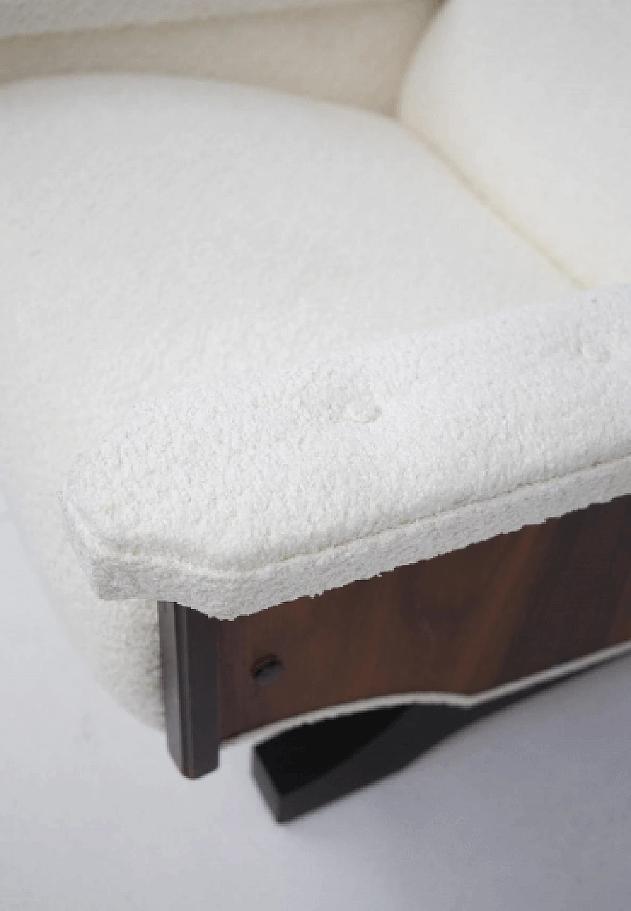 Pair of armchairs in walnut and boucle, 1960s 9