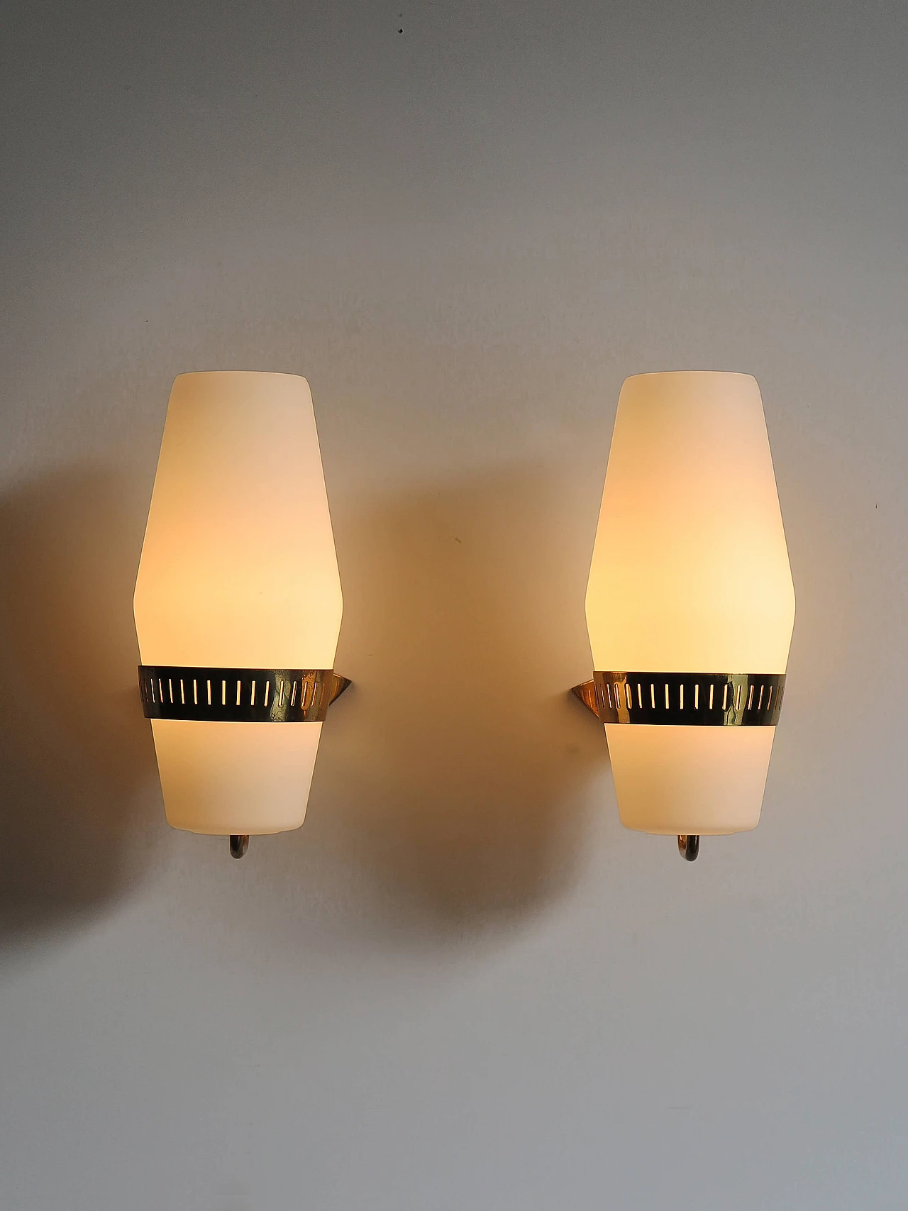 Pair of Stilnovo wall lights, 1950s 2