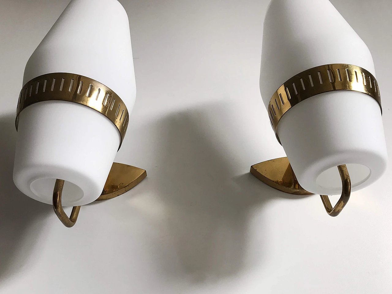 Pair of Stilnovo wall lights, 1950s 11