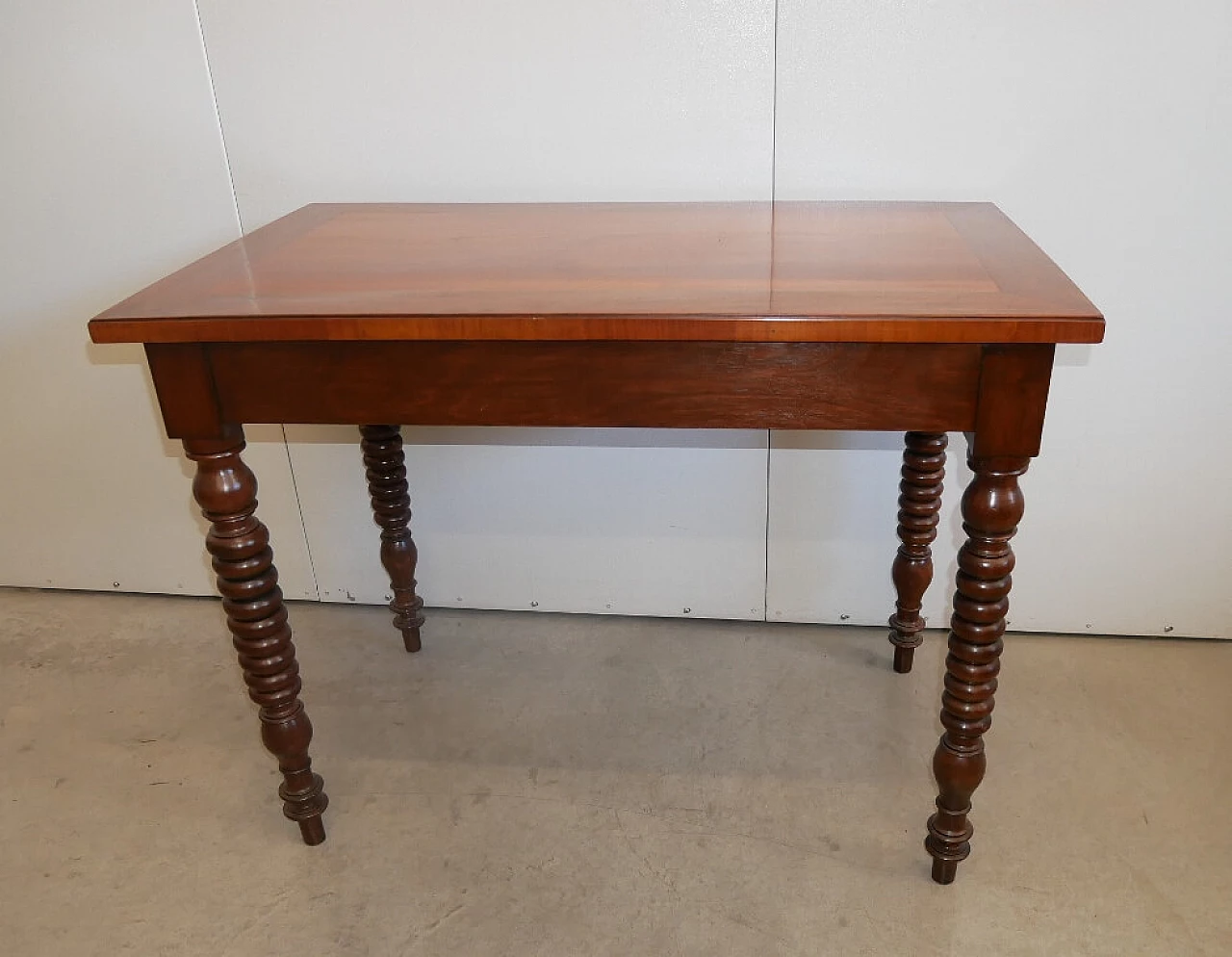 Solid walnut and cherry writing desk, 20th century 4