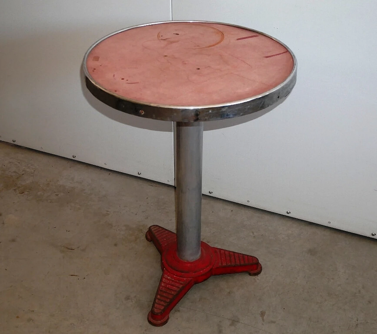 Round bistro table, 1950s 10