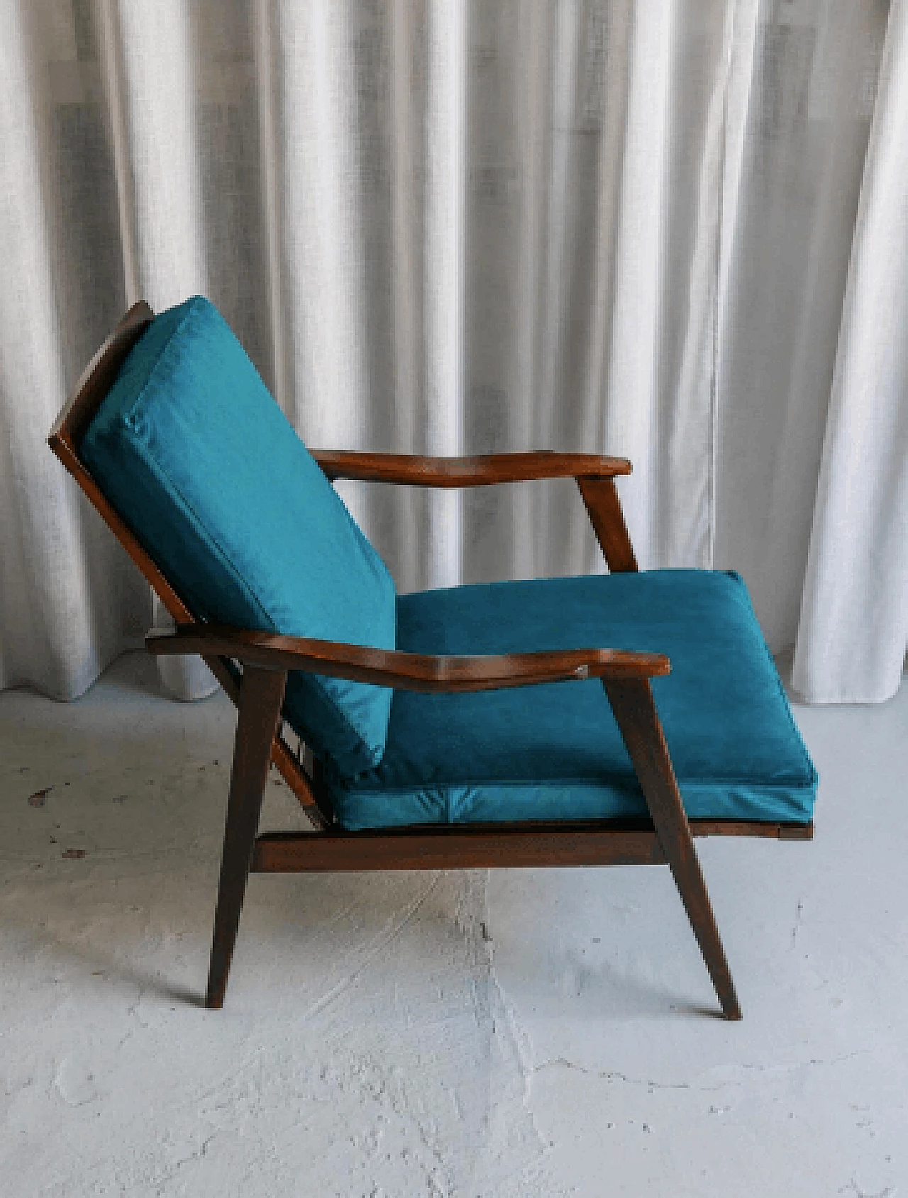 Pair of teak and blue velvet recliners, 1960s 4