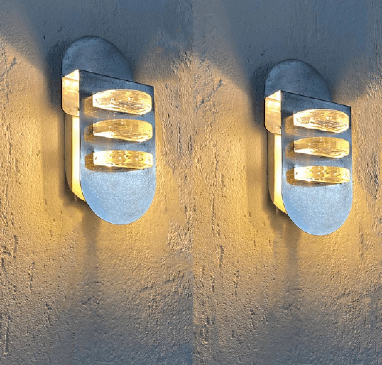 Pair of wall sconces in Murano glass and chrome metal, 1970s 3