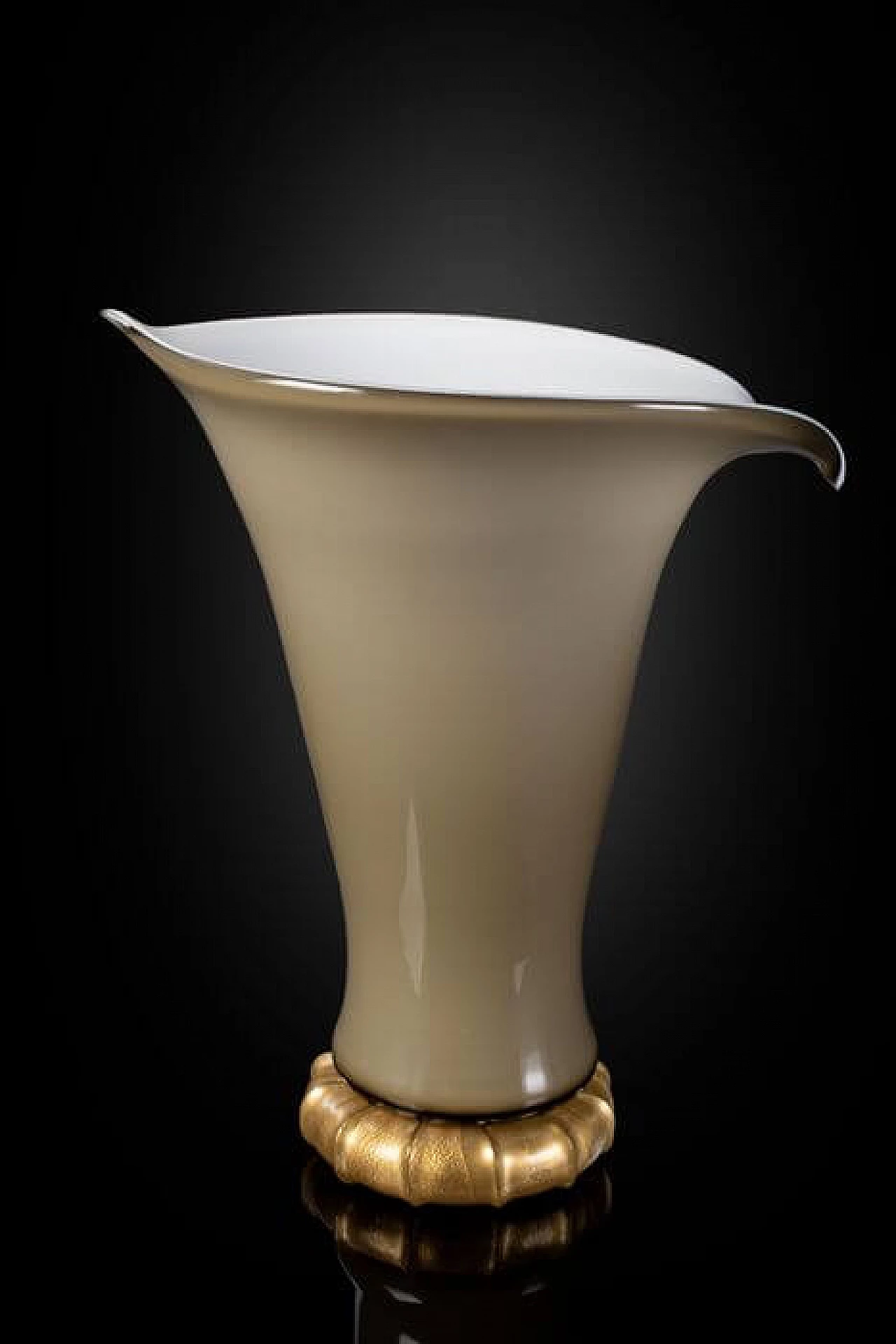 Calla vase in Murano glass and gold leaf 1