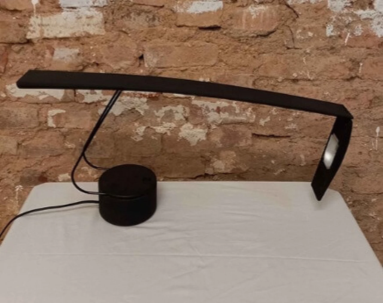 Lampada da tavolo Dove di Barbaglia e Colombo per Paf, anni '80 3