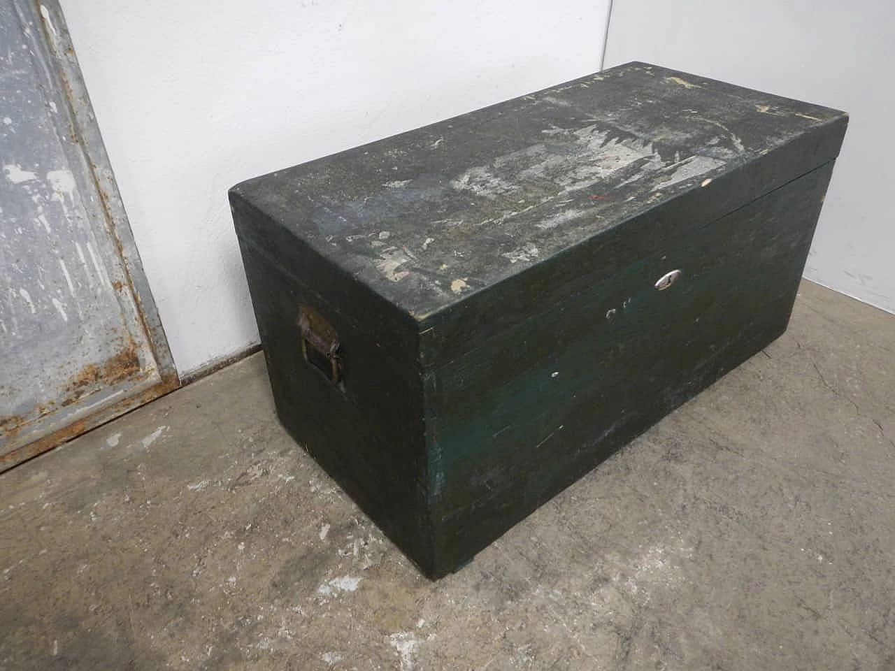 Trunk in wooden with steel lining, 1940s 9