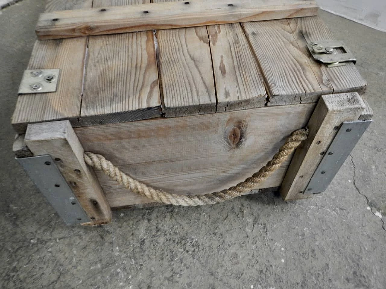 Chest in wooden with rope handles, 1980s 2
