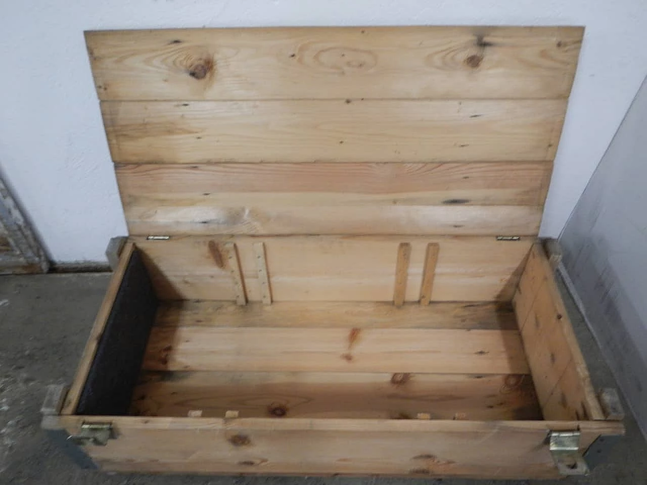 Chest in wooden with rope handles, 1980s 4