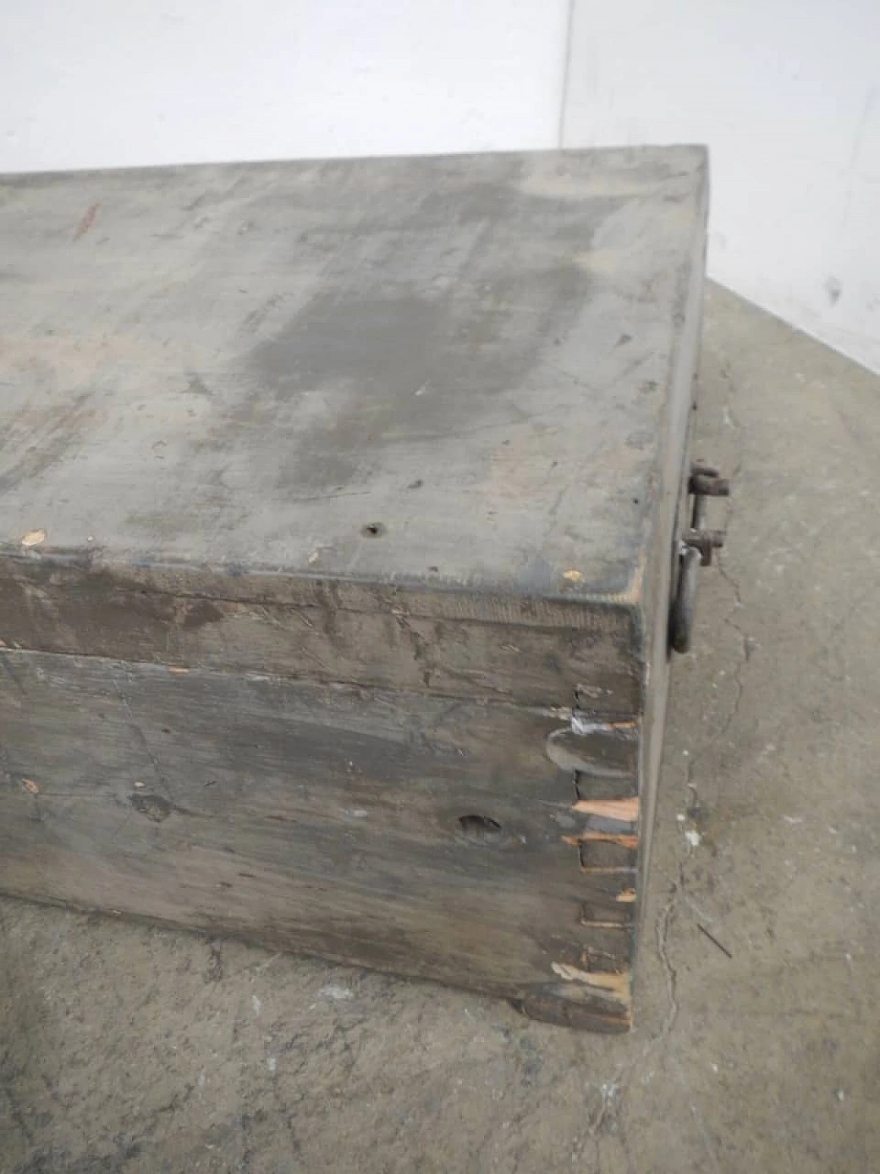 Baule in legno di abete verniciato, anni '40 1