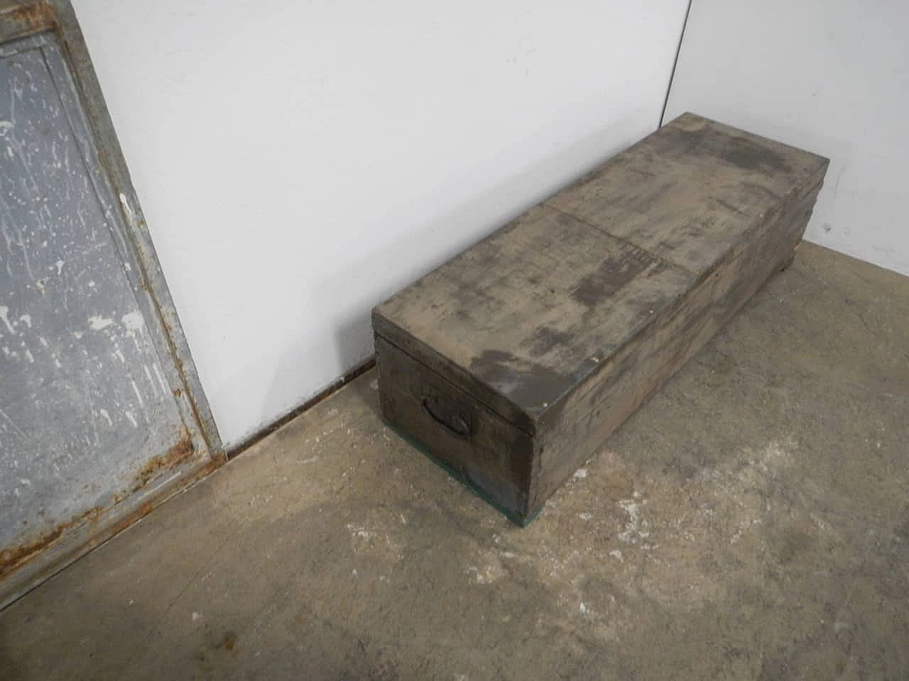 Baule in legno di abete verniciato, anni '40 7