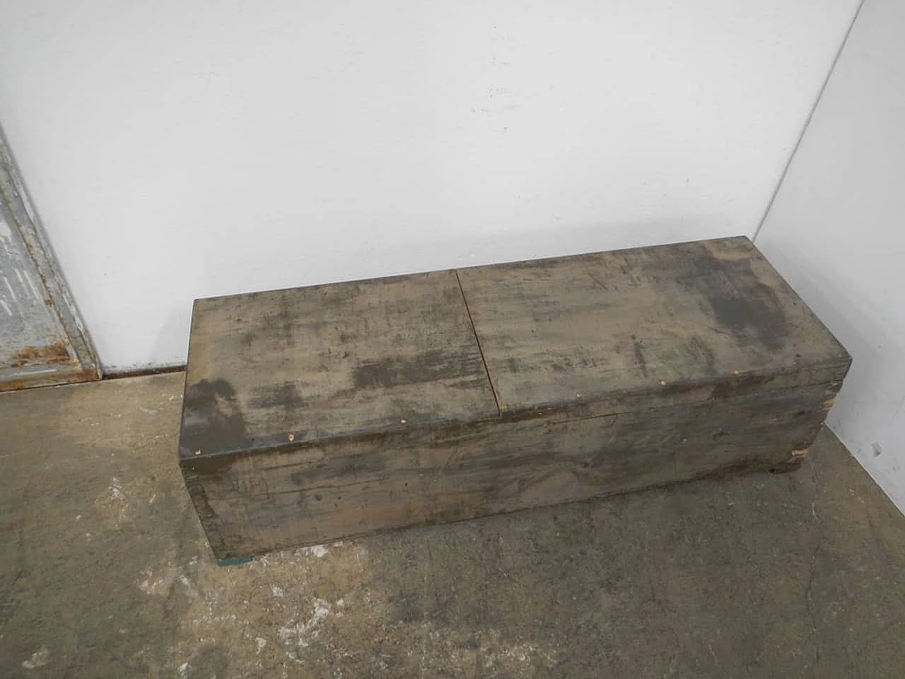 Baule in legno di abete verniciato, anni '40 8