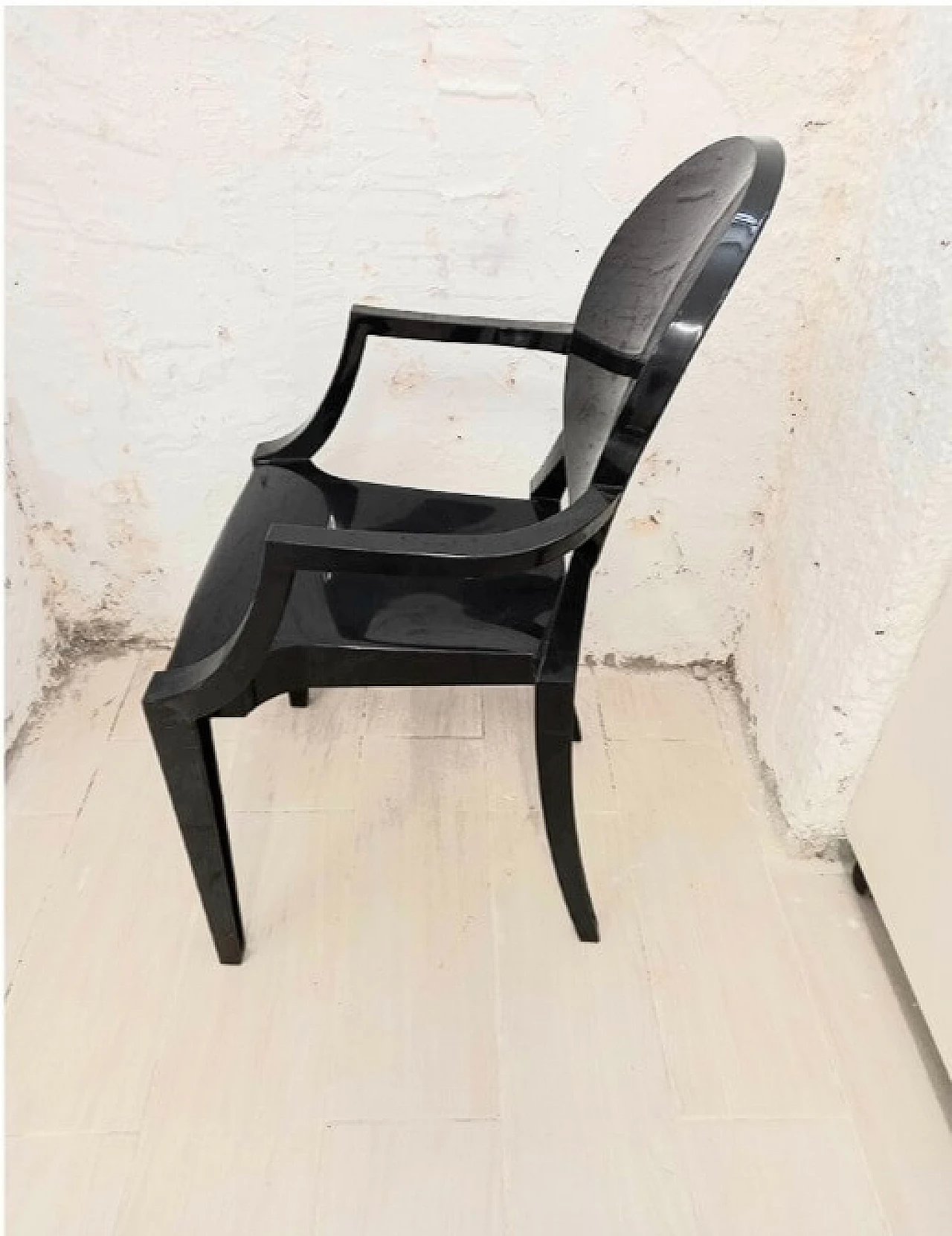 Poltrona Louis Ghost di Philippe Starck per Kartell 3