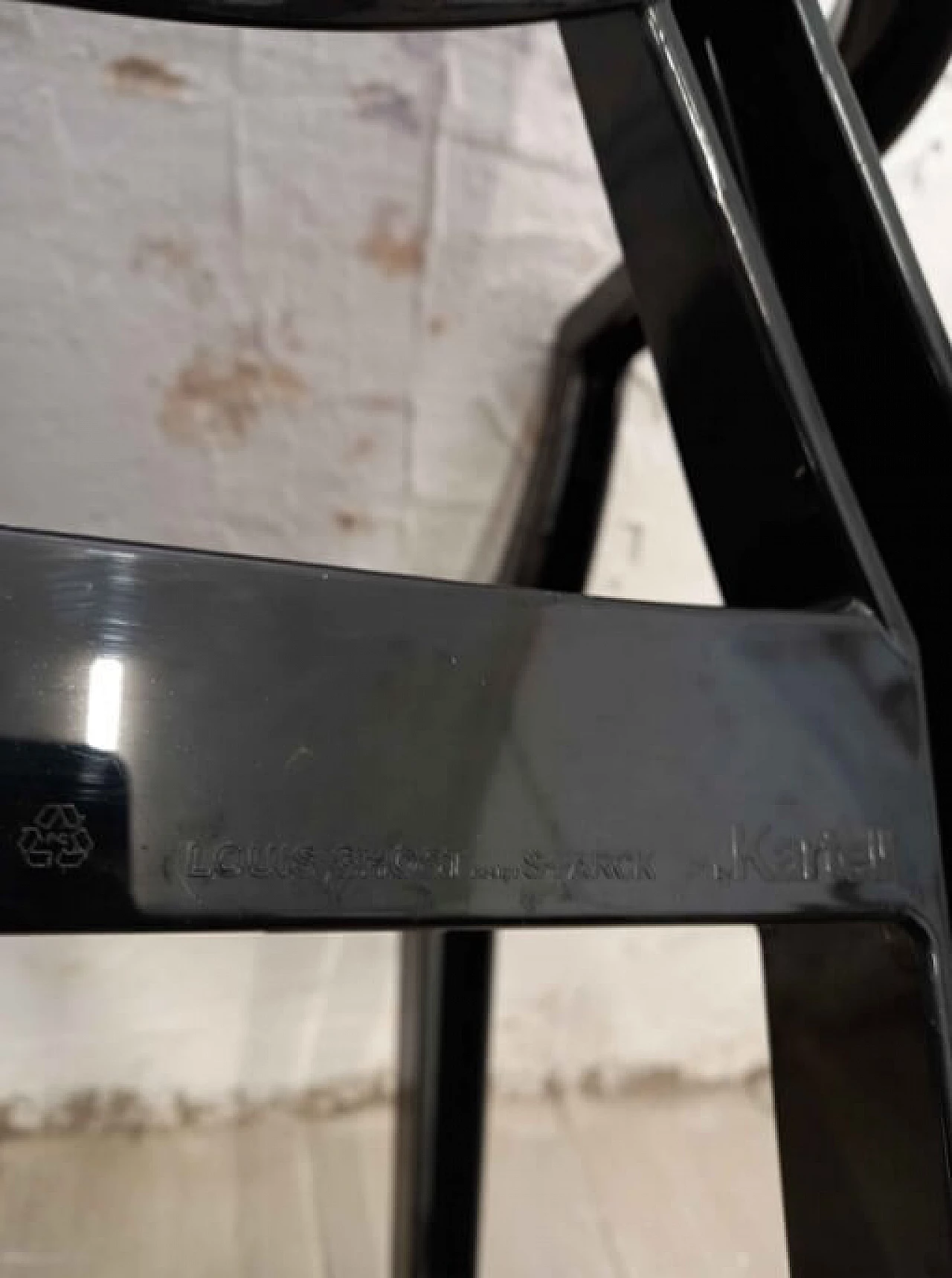 Poltroncina Louis Ghost di Philippe Starck per Kartell 2