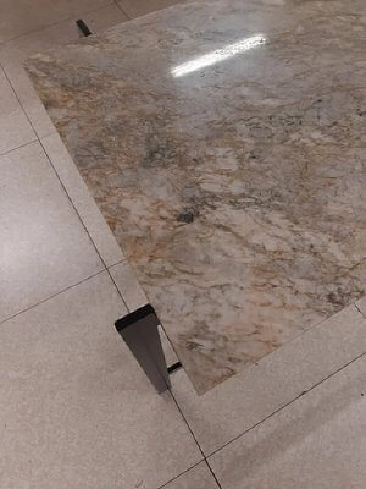 Consolle in ferro laccato nero con ripiano in marmo 15