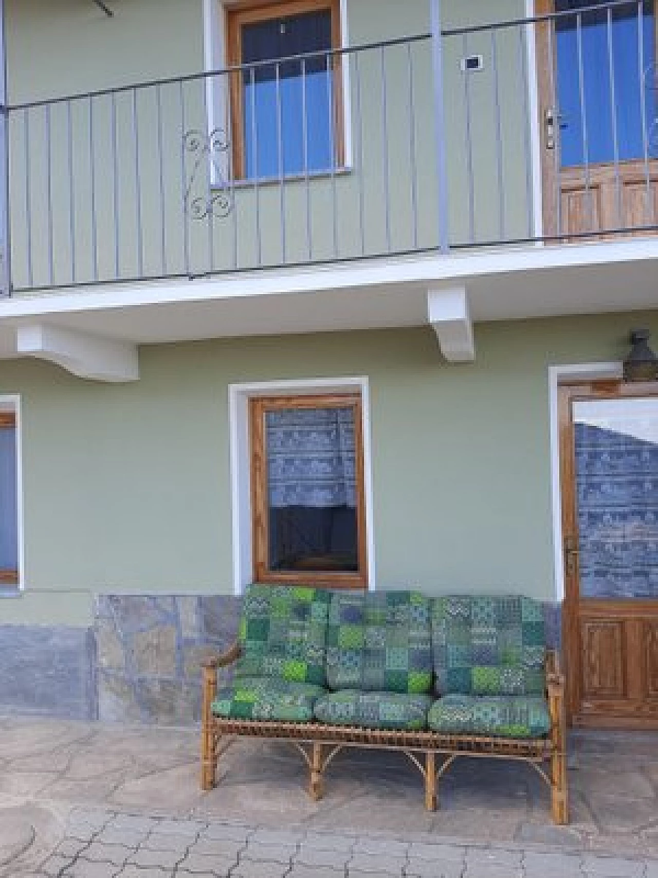 Divano a tre posti in vimini, anni '50 15