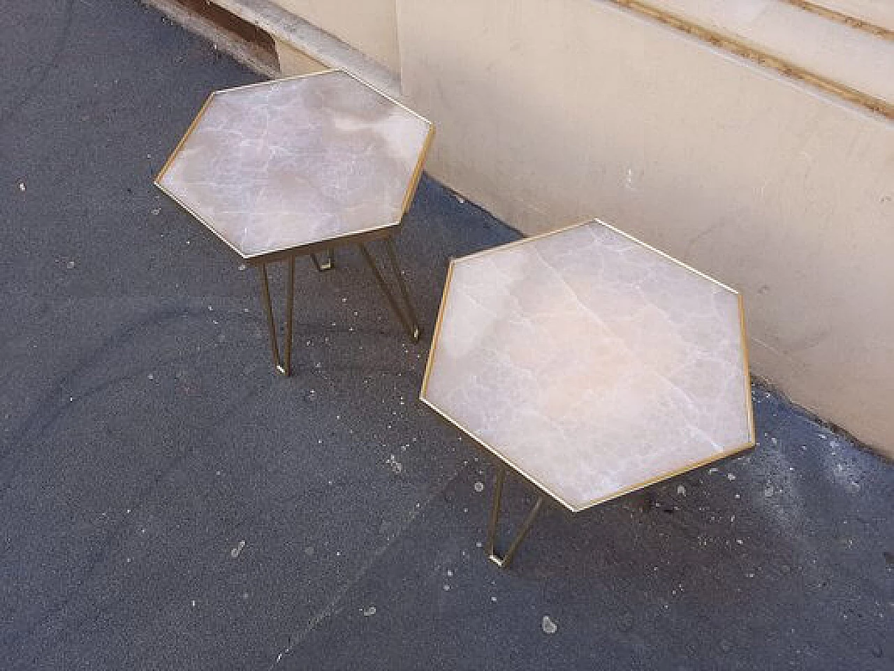 Brass coffee table with alabaster top 4