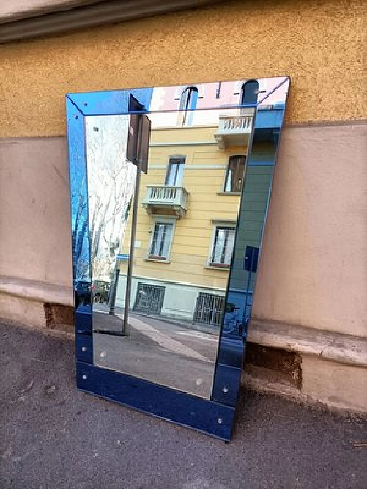 Specchio con cornice in vetro blu di Fontana Arte, anni '50 1