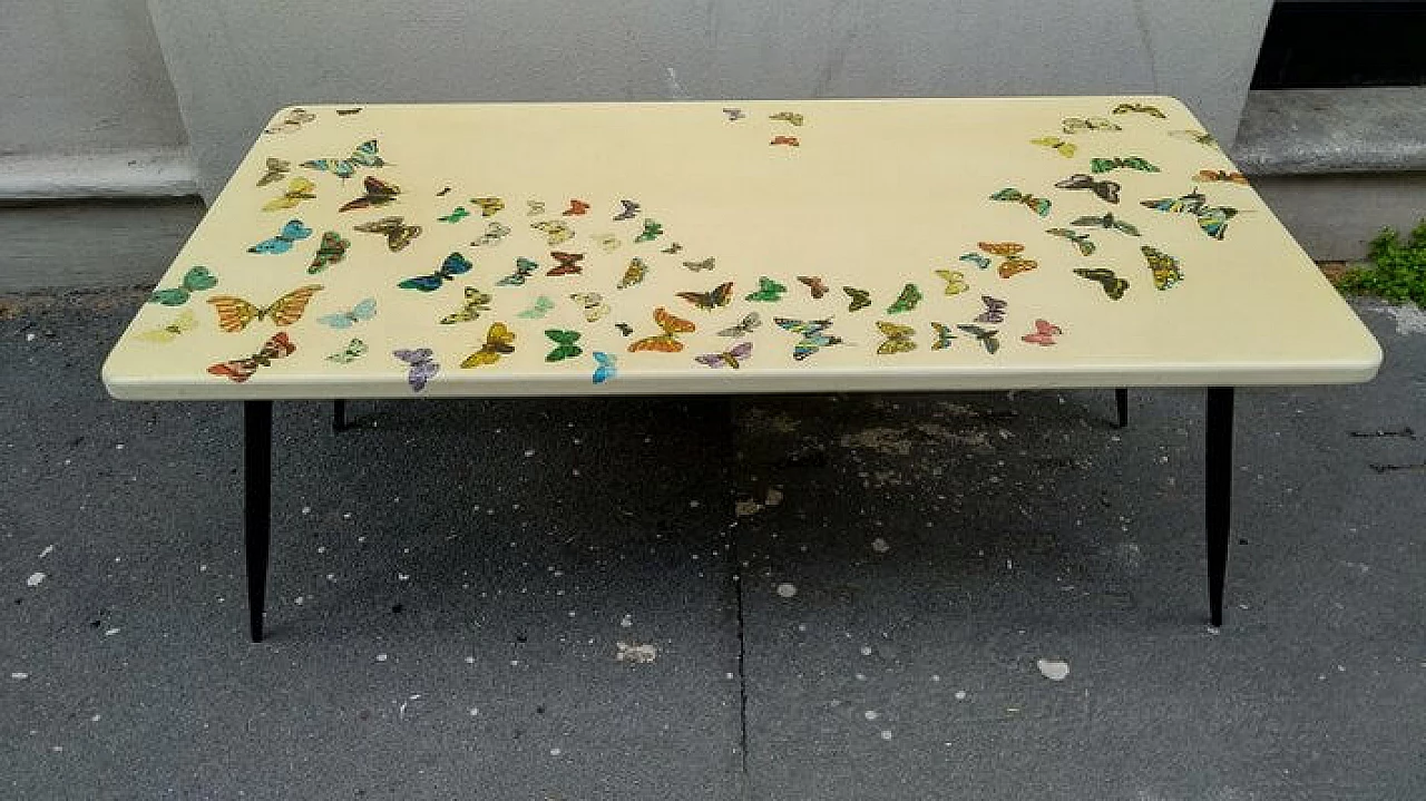 Lacquered wooden coffee table, 1950s 2