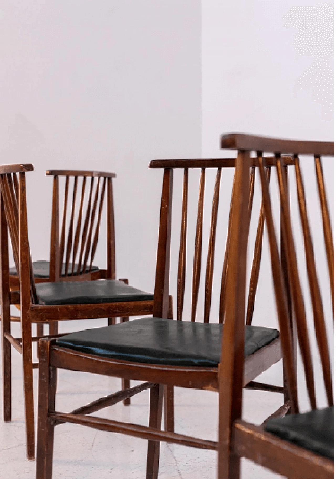 4 Sedie in stile americano in pelle e legno, anni '50 4