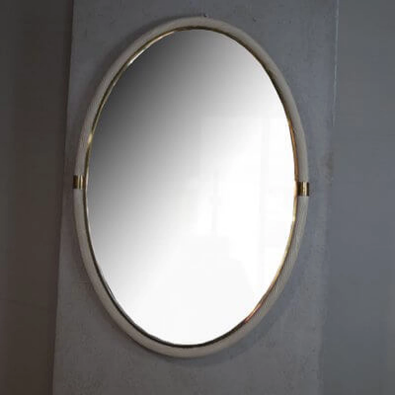Specchio ovale  in vimini bianco e ottone, attr. a Tommaso Barbi, anni '60 6