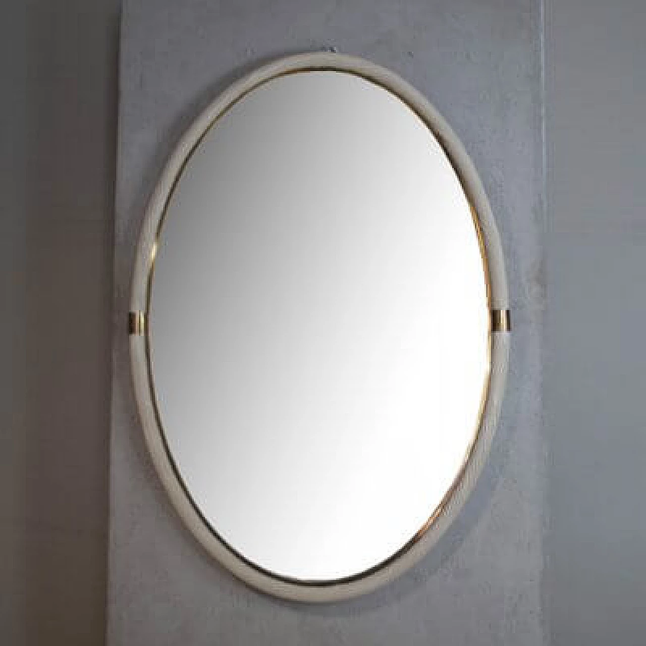 Specchio ovale  in vimini bianco e ottone, attr. a Tommaso Barbi, anni '60 8