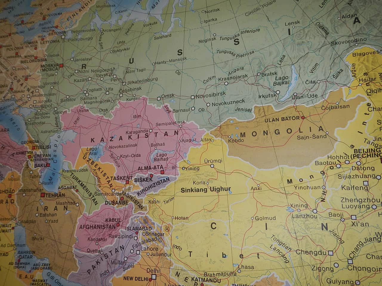 Asia map by Vallardi Industrie Grafiche, 1990s 6