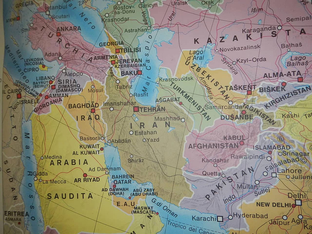 Asia map by Vallardi Industrie Grafiche, 1990s 7