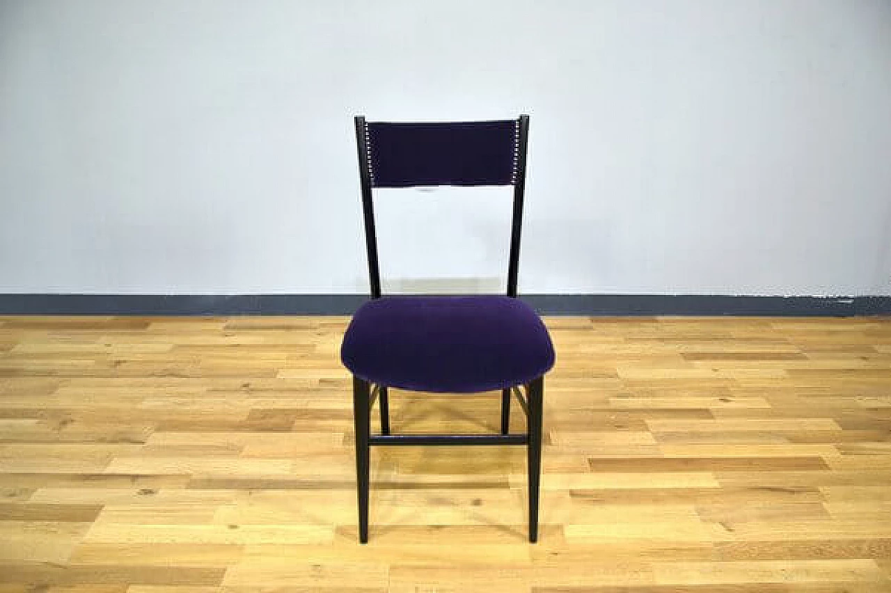 6 Dining chairs in wood and purple velvet, 1950s 7