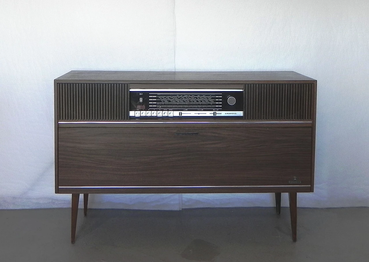Grundig Mandello 6 turntable radio, 1970s 1