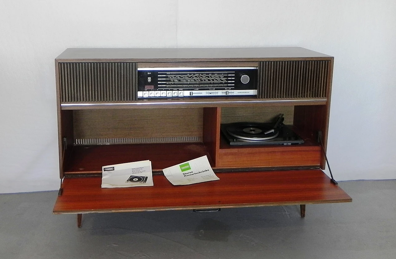 Grundig Mandello 6 turntable radio, 1970s 4