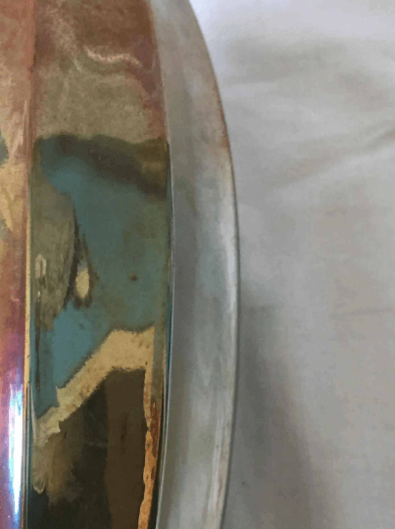 Vaso modernista in vetro iridescente e traslucido con sfumature d'argento, anni '80 10