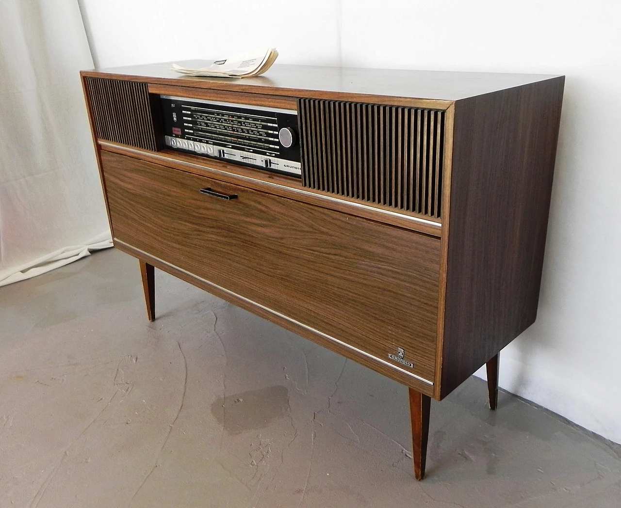 Grundig Mandello 6 turntable radio, 1970s 15