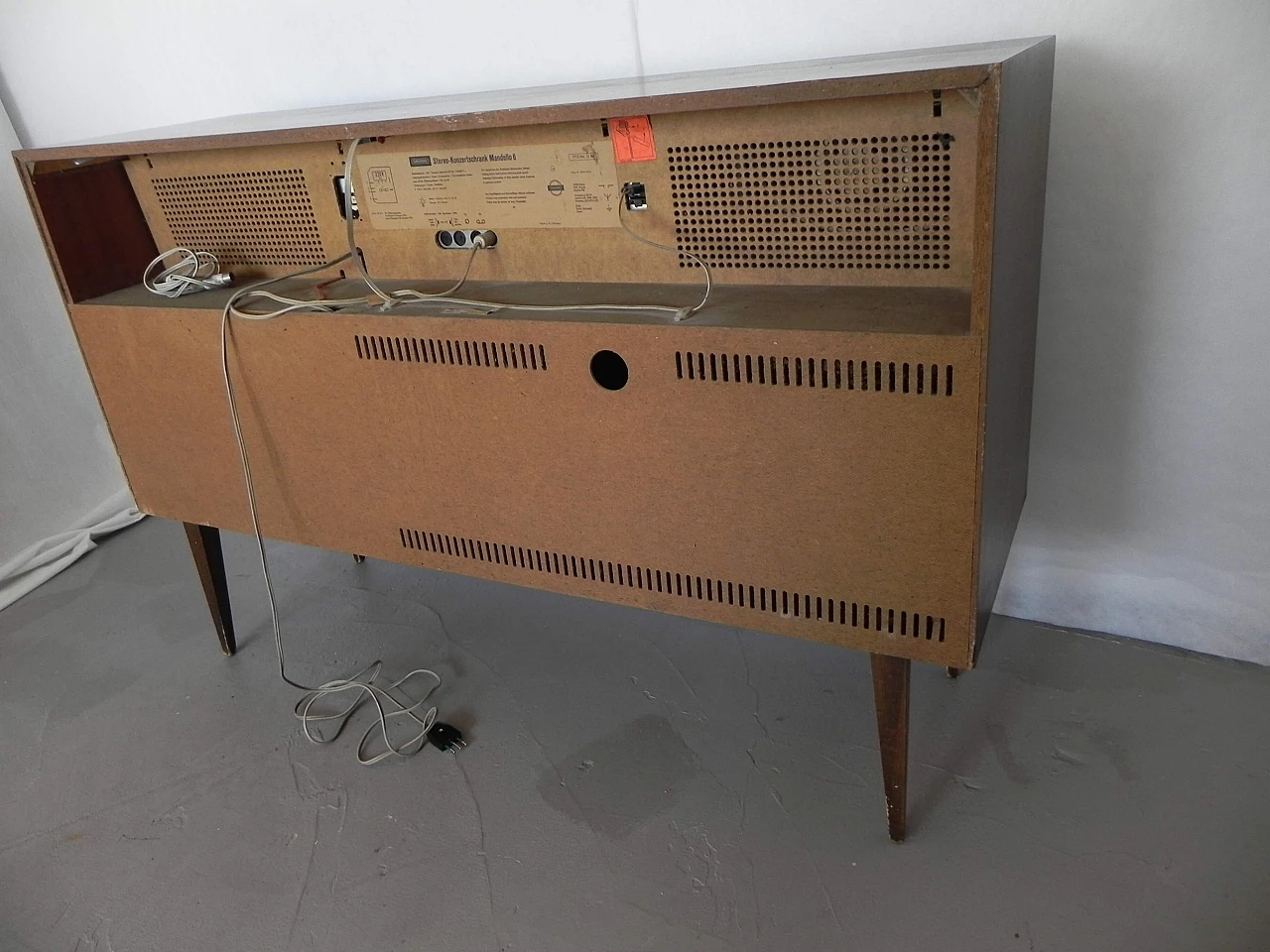 Grundig Mandello 6 turntable radio, 1970s 23