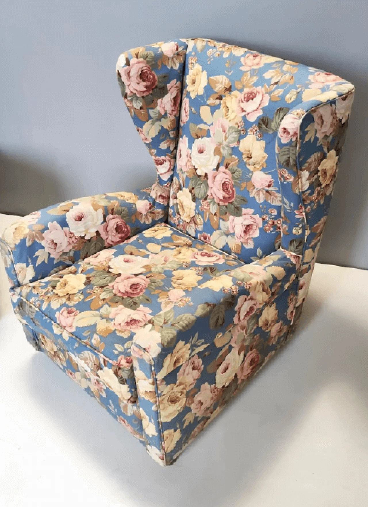 Pair of Wingback armchairs in floral fabric by Paolo Buffa, 1950s 7