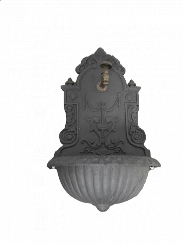 Garden fountain in cast iron, 1990s