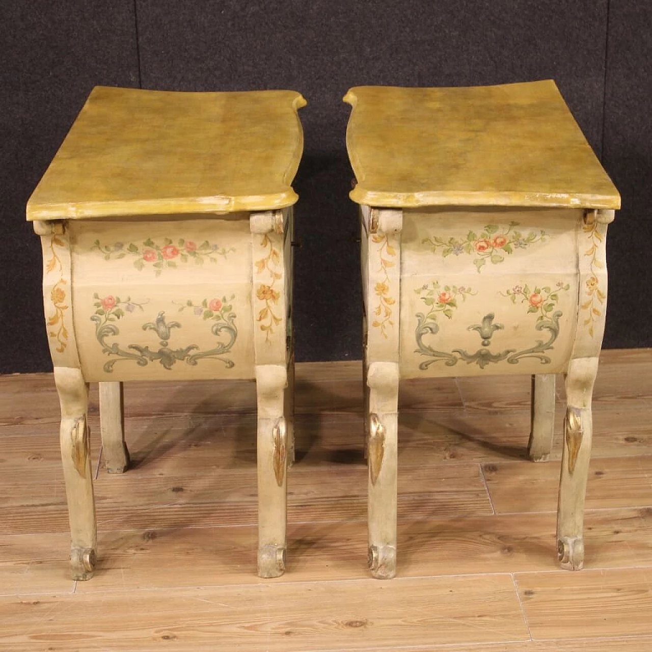 Pair of bedside tables in venetian Barocchetto Style, 1950s 6