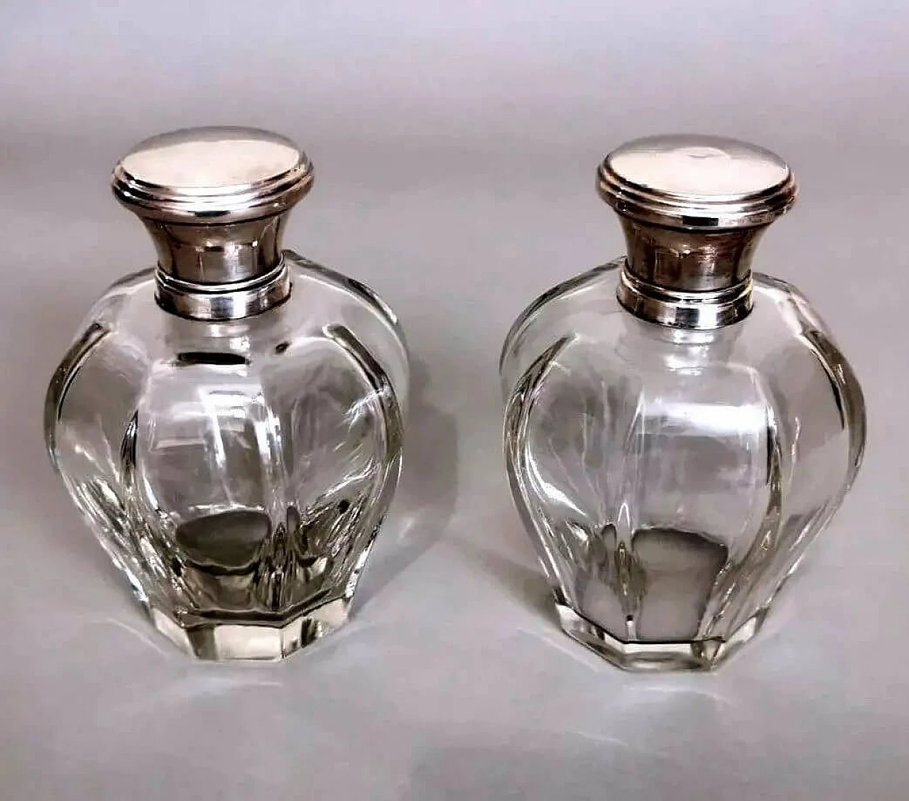 Pair of Art Deco crystal toiletry bottles and silver lids, 1930s 3